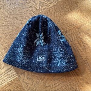 REI Blue Snowflake Beanie